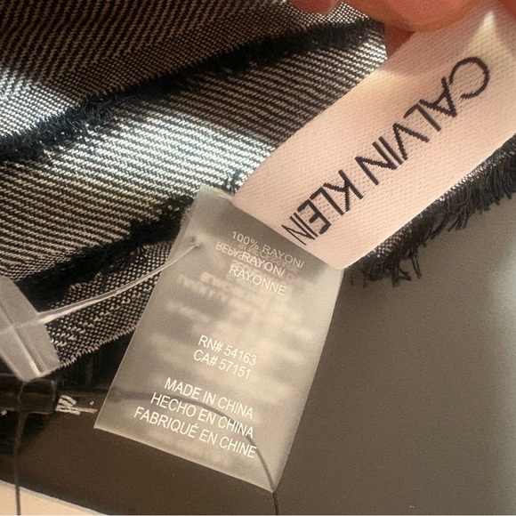 CALVIN KLEIN Monogram CK Pashmina Scarf - Picture 5 of 7